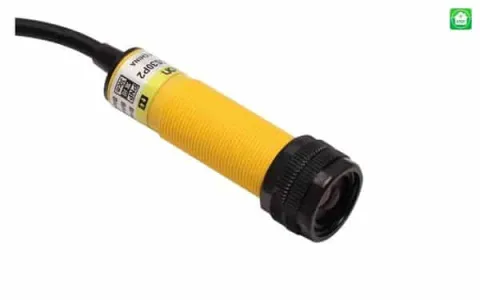 Cảm&nbsp; biến khoảng cách Omron NPN 30cm