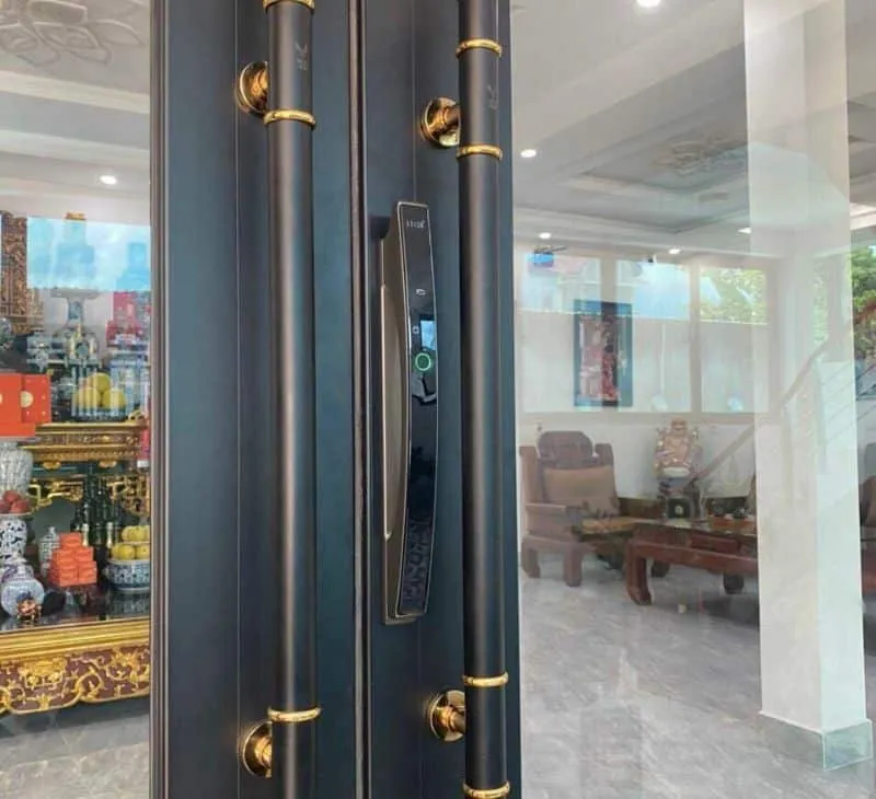 Khóa cửa vân tay Atler YQ01 chuyên dụng cửa nhôm, nhựa, cửa sắt với thiết kế sang trọng