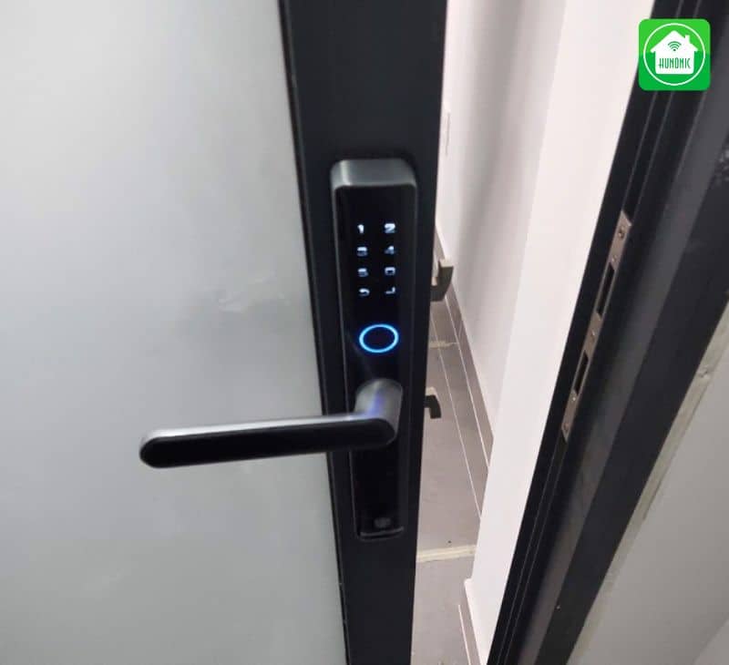 Khóa vân tay cửa nhôm sở hữu nhiều ưu điểm vượt trội cả về chức năng đến tính thẩm mỹ