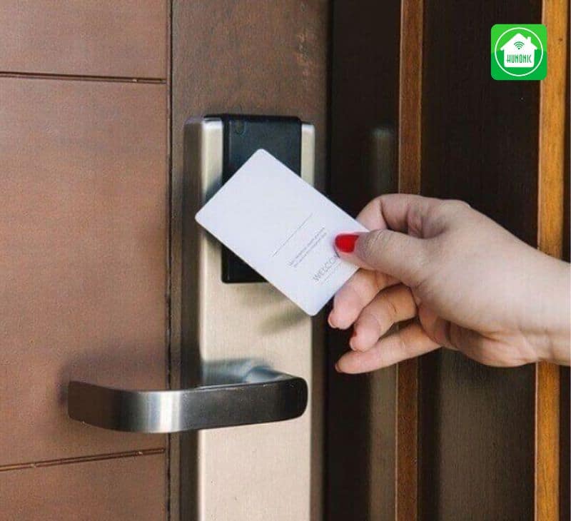 Chìa khóa cơ của khóa thông minh có khác gì so với chìa khóa thông thường