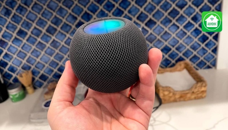 HomePod Mini sở hữu kích thước nhỏ nhắn như một quả cầu 360 độ