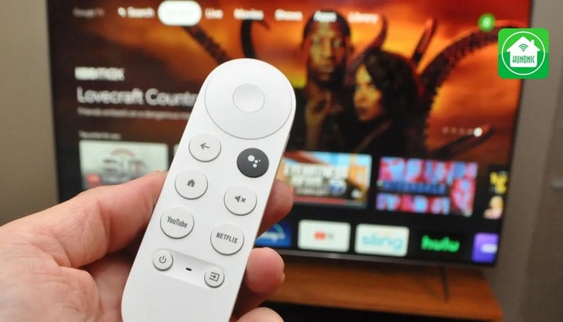 ChromeCast 3 sở hữu kích thước nhỏ gọn, trên thiết bị có nam châm gắn kèm